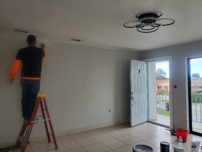 property at 1551 W 43rd Pl