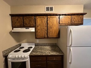 2010 W Utah Ave, Unit 2010 in Chickasha, OK - Building Photo - Building Photo