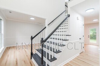 8413 Woodford Bridge Dr in Charlotte, NC - Building Photo - Building Photo