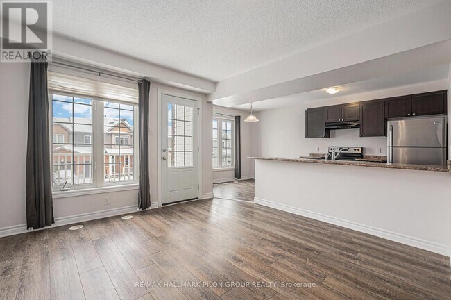 116 Sunshine Crescent in Ottawa, ON - Building Photo - Building Photo