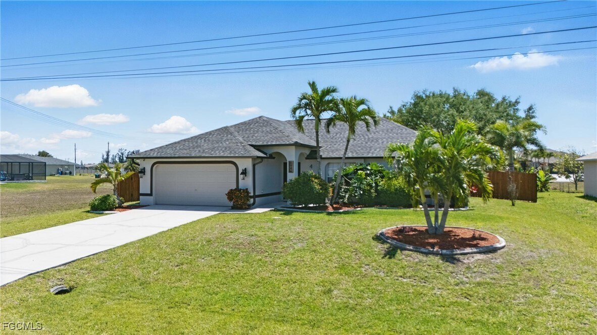 304 NE 20th Terrace in Cape Coral, FL - Building Photo