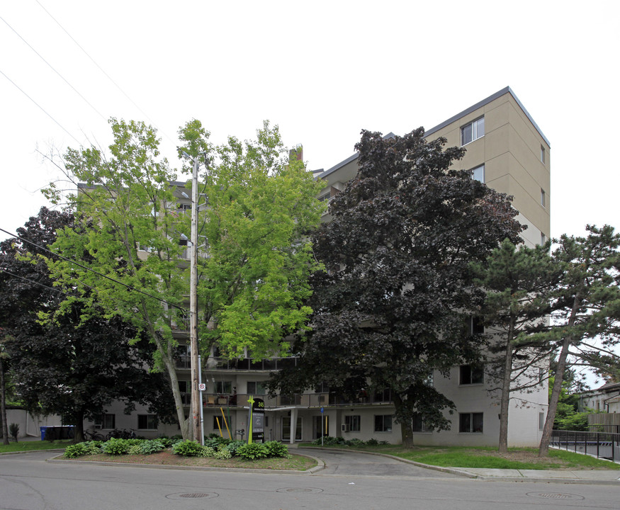 Lakeshore Apartments in Toronto, ON - Building Photo