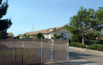 Tokage Manor in Victorville, CA - Building Photo - Building Photo