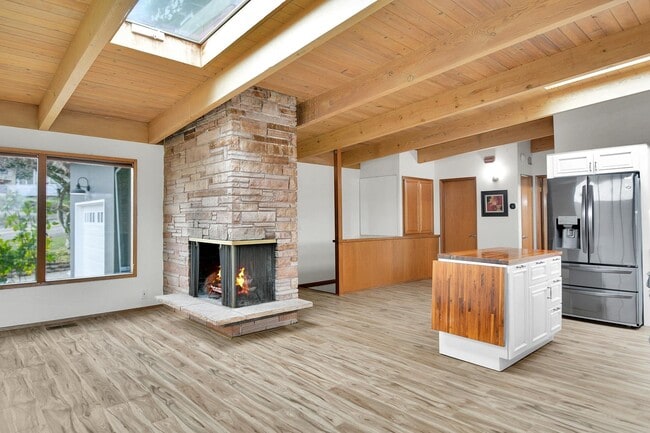 8240 S 114th St in Seattle, WA - Foto de edificio - Building Photo