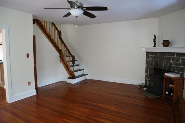 property at 804 W 24th St