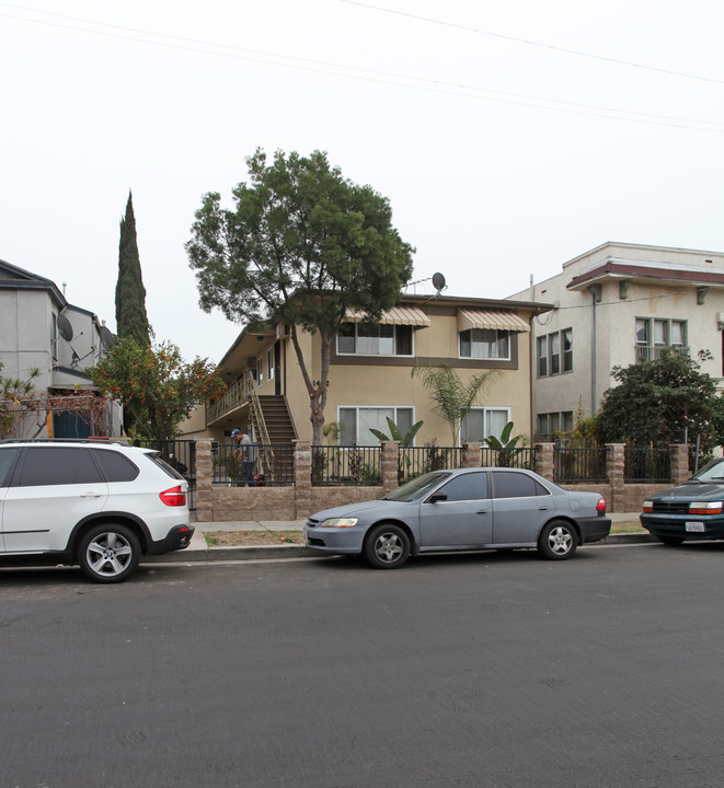 1422 N Kenmore Ave in Los Angeles, CA - Building Photo