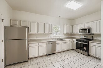 7207 Bethune, Unit A in Austin, TX - Foto de edificio - Building Photo