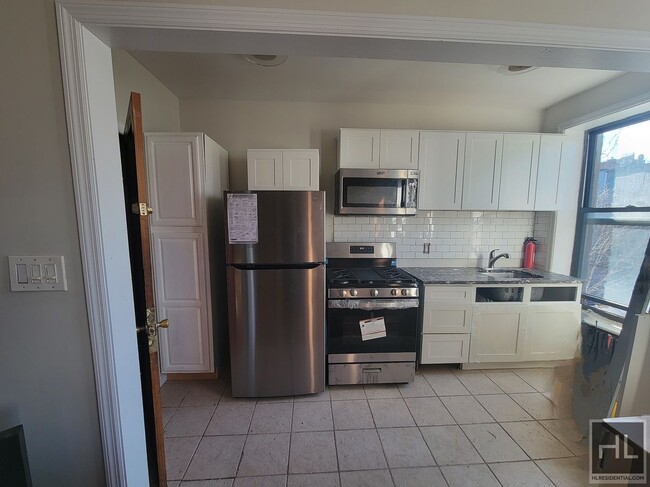 366 Macon St, Unit 2