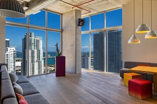 151 SE 1st St, Unit 2102 in Miami, FL - Building Photo - Building Photo