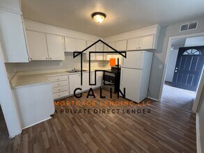 8 Del Mar Cir in Savannah, GA - Building Photo - Building Photo