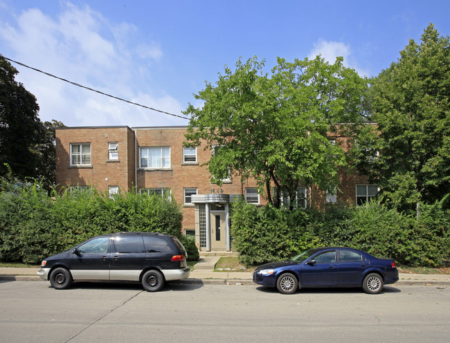 1085 Raeburn Ave in Toronto, ON - Building Photo - Primary Photo