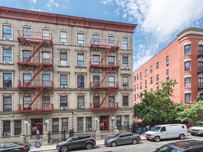 226-228 W 122nd St in New York, NY - Foto de edificio - Building Photo