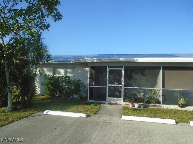 4926 York St in Cape Coral, FL - Building Photo - Building Photo