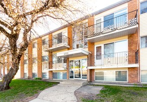 Able Apartments in Edmonton, AB - Building Photo