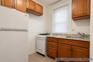 143 Park Dr, Unit 9 in Boston, MA - Building Photo