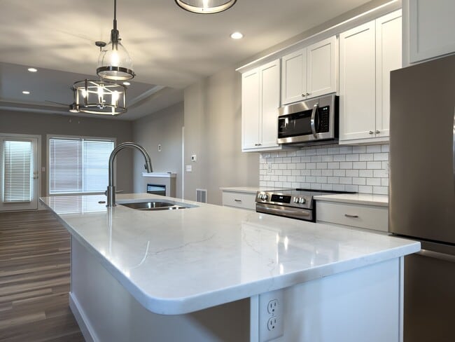 The Legends | Specials Available | New Houses For Rent in Champaign, IL - Foto de edificio - Building Photo