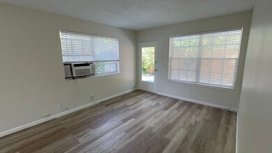 217 SW 11th Ct, Unit #2 in Fort Lauderdale, FL - Building Photo - Building Photo