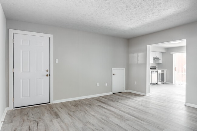 Blue Ridge Apartments in Winchester, VA - Building Photo - Interior Photo