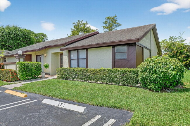 270 Beaver Dam Ct in Royal Palm Beach, FL - Building Photo - Building Photo