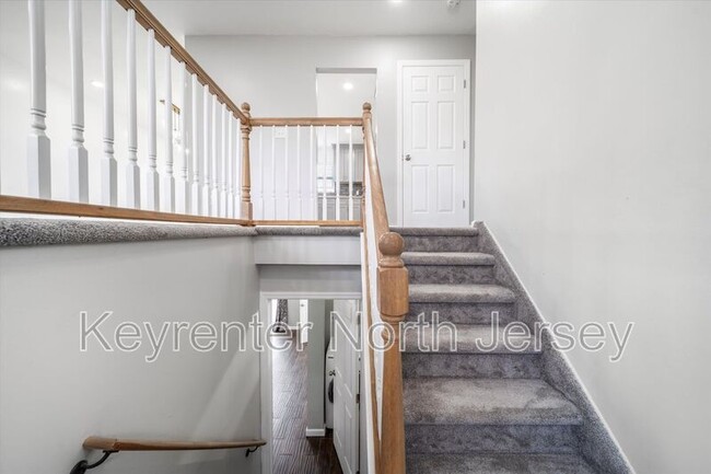 809 Nelson Pl in Piscataway, NJ - Foto de edificio - Building Photo