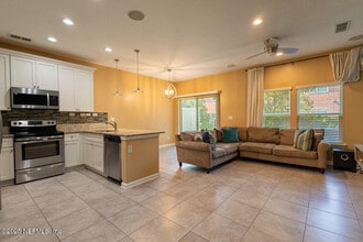 9439 High Meadow Ln in Jacksonville, FL - Foto de edificio - Building Photo