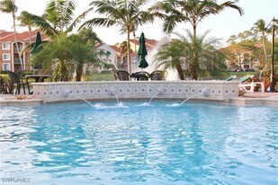 1265 Wildwood Lakes Blvd in Naples, FL - Building Photo