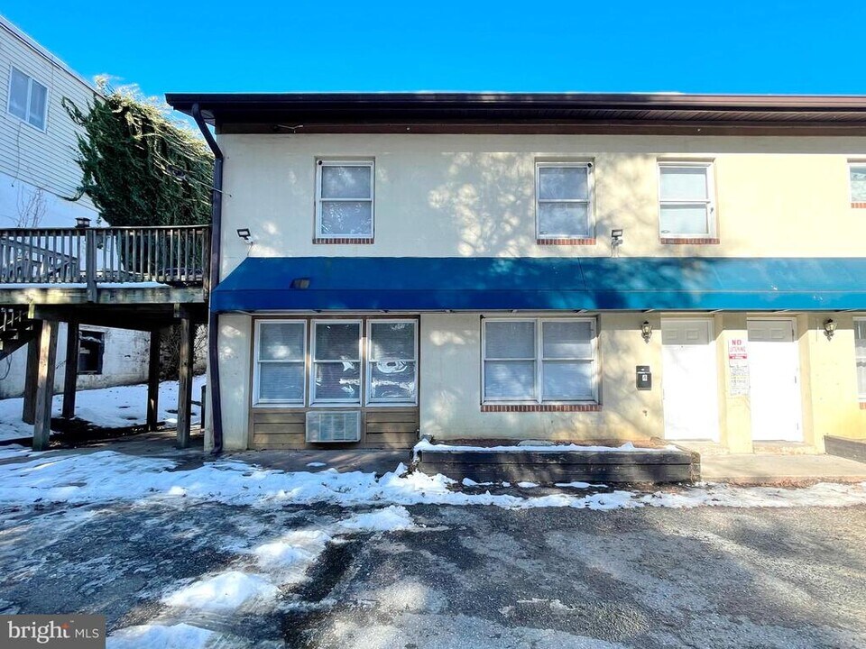 21632 Great Mills Rd-Unit -4 in Lexington Park, MD - Foto de edificio