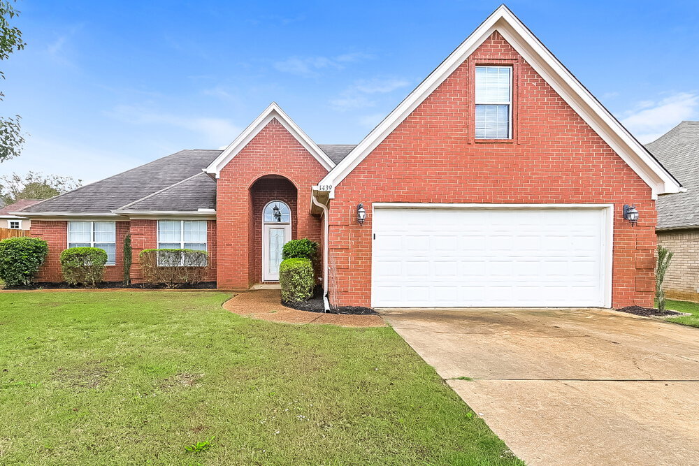 1439 Clockshop Dr in Hernando, MS - Building Photo