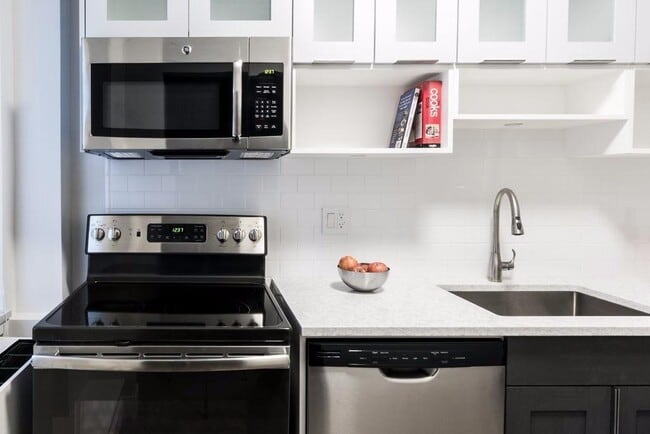15 E 30th St in New York, NY - Building Photo - Building Photo
