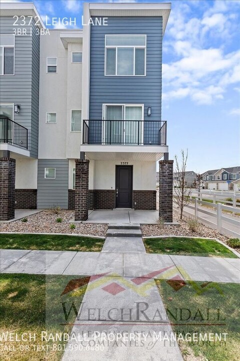 2372 Leigh Ln in West Haven, UT - Foto de edificio