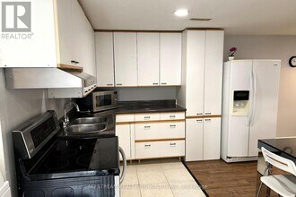 22 Pagehurst Ct in Richmond Hill, ON - Building Photo - Building Photo