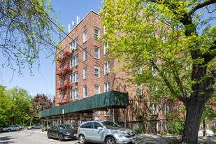 8610 60th Ave in Elmhurst, NY - Building Photo