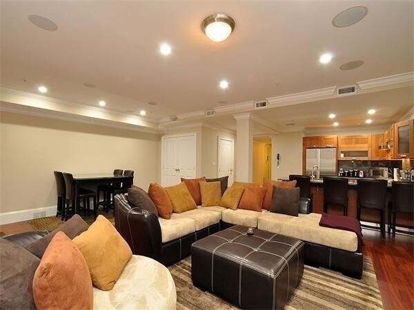 19 Bay State Rd, Unit 1 in Boston, MA - Building Photo