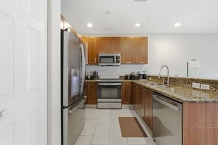 710 SW 4th Ave in Fort Lauderdale, FL - Building Photo