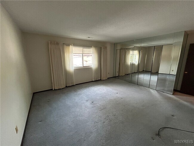 property at 186 Peppertree Dr