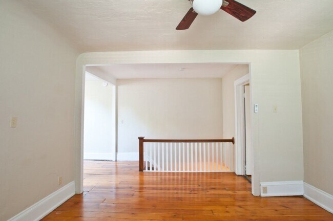 2214 E Ivanhoe Pl, Unit 2 in Milwaukee, WI - Foto de edificio - Building Photo