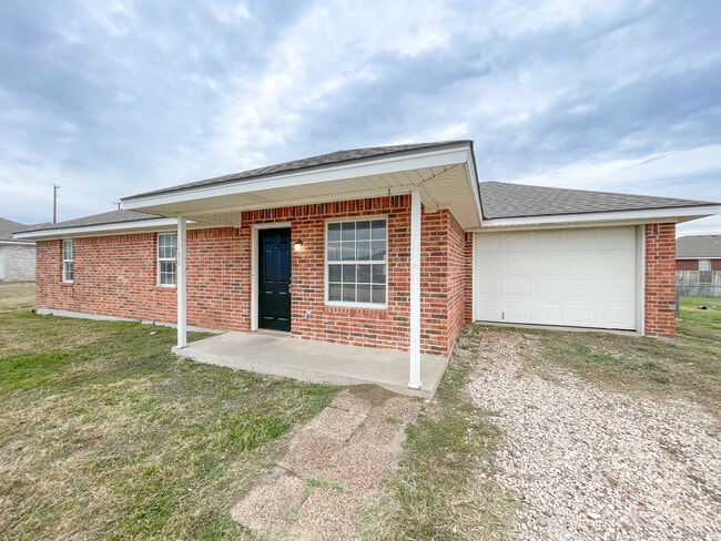 141 Spring Country in China Spring, TX - Building Photo - Building Photo