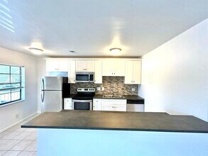 1004 Pine Dr in Pompano Beach, FL - Building Photo - Building Photo