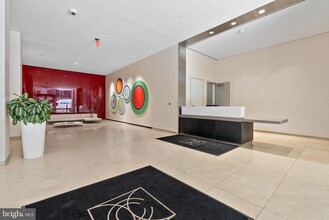 925 H St NW in Washington, DC - Foto de edificio - Building Photo
