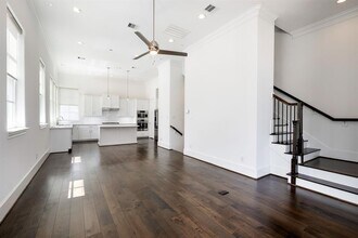 3315 Timbergrove Heights St. in Houston, TX - Foto de edificio - Building Photo