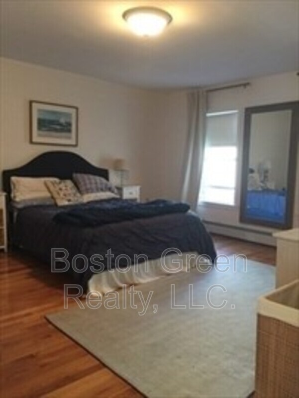 652 Dorchester Ave in Boston, MA - Foto de edificio - Building Photo