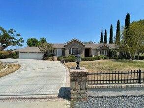 19077 Oriente Dr in Yorba Linda, CA - Building Photo - Building Photo