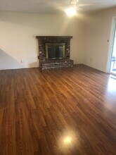 228 Teakwood Dr in Eagle Point, OR - Foto de edificio - Building Photo