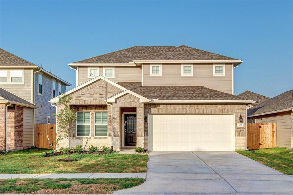 7215 Wilshire Ct in Arcola, TX - Building Photo
