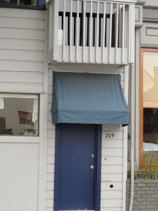 207-209 Grand Ave in Pacific Grove, CA - Building Photo