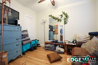 24 Wallingford Rd in Boston, MA - Foto de edificio - Building Photo