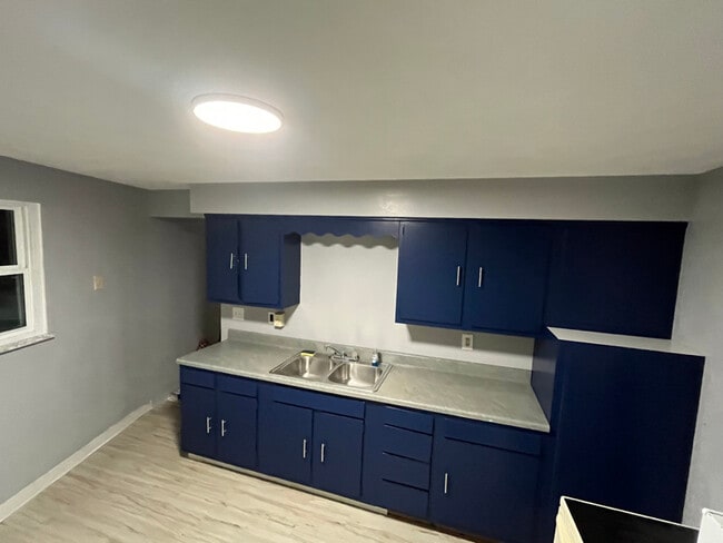 507 Pennsylvania Ave in Irwin, PA - Foto de edificio - Building Photo