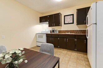 Spruce View Apartments in Camrose, AB - Building Photo - Building Photo