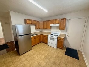 521 S Beaumont Ave in Burlington, NC - Building Photo - Building Photo