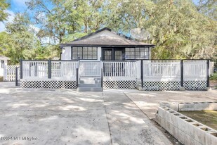 5905 Diamond St in Jacksonville, FL - Building Photo